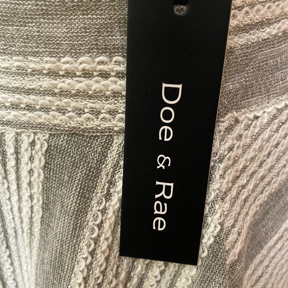 NWT Doe & Rae Striped Ruffled Hem Top Size Small - Picture 5 of 8